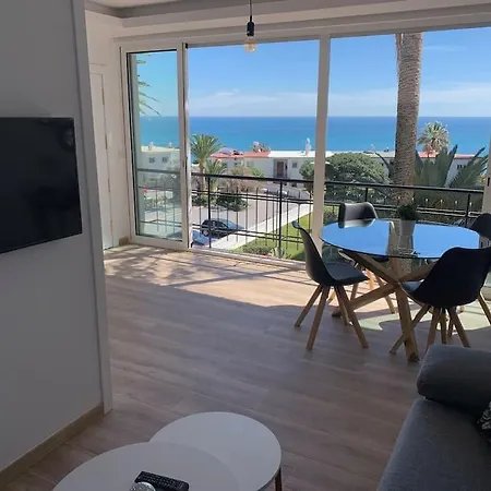 La Roca Brasil 2 Bed & 2 Bathroom Seaview Bajondillo Apartman *