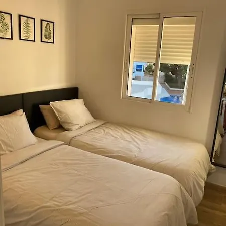 La Roca Brasil 2 Bed & 2 Bathroom Seaview Bajondillo Apartman *